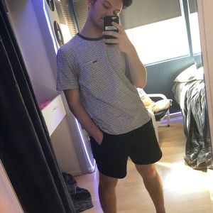 Men’s volcom shirt